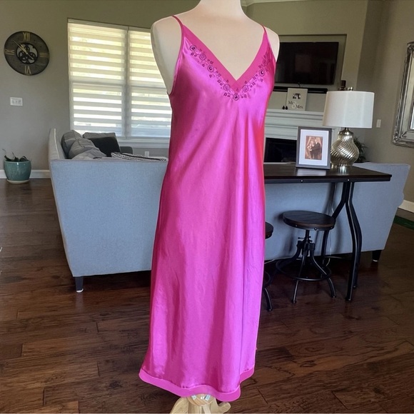 Morgan Taylor Pink Satin Long Night Gown Small Slip Dress Chemise Wet Look - Picture 3 of 11